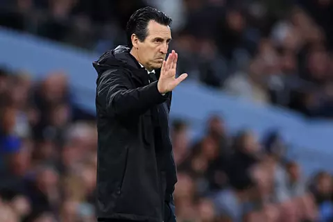 إيمري: إليوت عليه أن يثبت نفسه قبل أن يشارك بانتظام